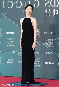 Red Carpet Glamour: Stars Shine at the 62nd Baeksang Arts Awards Gallery - image 23