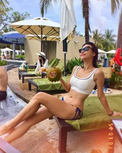 Huyen Baby Celebrates 13th Wedding Anniversary with Wealthy Husband - image 10