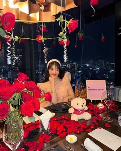 Huyen Baby Celebrates 13th Wedding Anniversary with Wealthy Husband - image 7