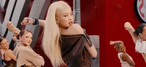 Jennie vs Lisa: BLACKPINK Stars Compete for Ultimate K-Pop Charm and Global Influence - image 6