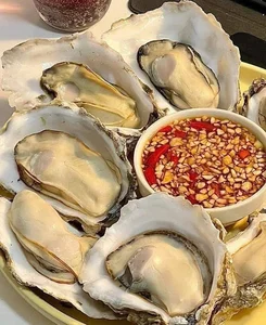 Affordable Chinese Yellow Oysters Flooding Vietnamese Seafood Markets - image 4