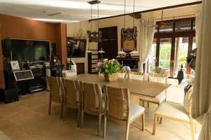Inside the $16 Million Luxury Garden Villa of Vietnam's Wealthiest Beauty Queen - image 6