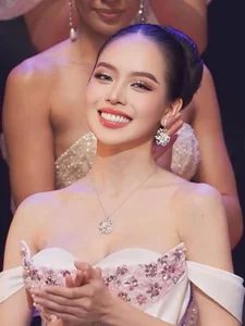 Rare Childhood and School Photos of Miss International 2024 Thanh Thuy - image 1