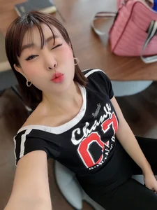 Vietnamese Star Phuong Oanh Prepares for Highly Anticipated Screen Comeback - image 4