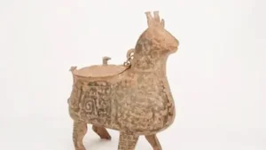 Fox Hunter Unearths Rare Ancient Treasure Worth Millions in Mountains - image 6