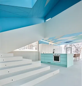 Architectural Marvel: The Kite-Shaped Villa Offering Panoramic Nature Views - image 1