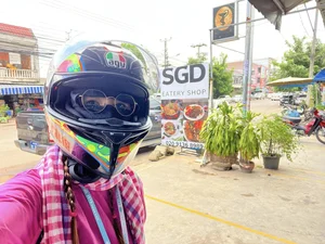 Solo Female Backpacker Travels 4 Countries on a Budget of 35 Million - image 6