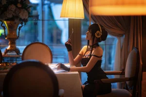 Captivating Yor Forger Cosplay from Spy x Family by Lu Er - image 15