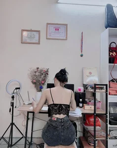 Exploring the Radiant Beauty of Vietnamese Model Oanh Meo: A Collection of Stunning Portraits and Elegant Fashion Moments - image 10