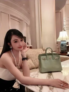 Mina Pham's Ultra-Exclusive Handbag Collection: Inside the Wardrobe of Minh Nhua's Wife - image 5