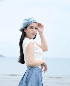 Rising Beauty: Stunning Portraits of a Successful Young Nail Salon Owner - image 4