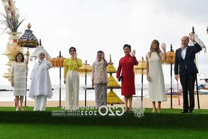 Peng Liyuan: The First Lady Redefining China’s Soft Power Through Fashion and Diplomacy - image 10