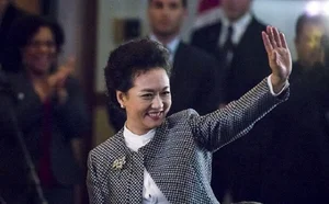 Peng Liyuan: The First Lady Redefining China’s Soft Power Through Fashion and Diplomacy - image 1