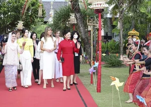 Peng Liyuan: The First Lady Redefining China’s Soft Power Through Fashion and Diplomacy - image 11