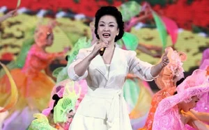 Peng Liyuan: The First Lady Redefining China’s Soft Power Through Fashion and Diplomacy - image 2