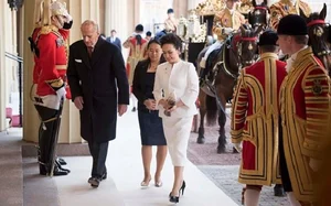 Peng Liyuan: The First Lady Redefining China’s Soft Power Through Fashion and Diplomacy - image 8