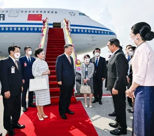 Peng Liyuan: The First Lady Redefining China’s Soft Power Through Fashion and Diplomacy - image 9