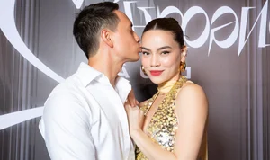Ho Ngoc Ha and Kim Ly Capture Hearts with Romantic Public Appearance - image 4