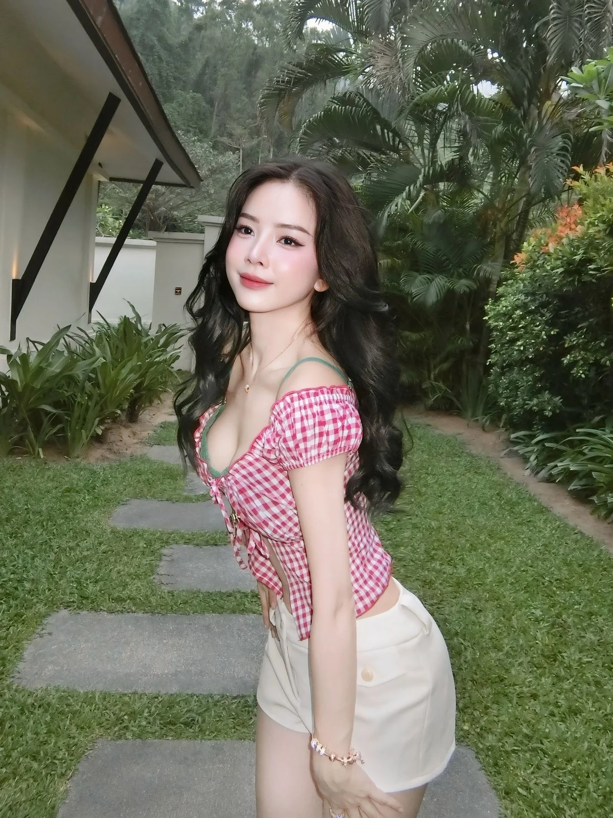 Celebrity Fitness: Truong Ngoc Anh Embraces Pickleball Trend