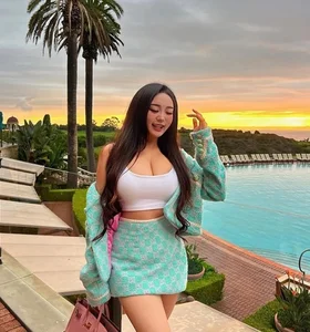 Plus-Size Model Rebecca Liu Stuns in Snowy Bikini Photoshoot - image 7