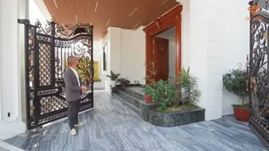 Step Inside a Luxurious 200m2 Weekend Villa Retreat in Hai Duong - image 3