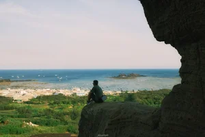 Phu Quy Island Adventure: Fresh Seafood and Breathtaking Coastal Views - image 3