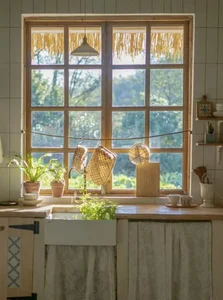 Abandoned Chicken Coop Transformed into a Cozy Cafe-Style Home - image 4
