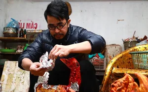 Unique Collection of 1,000 Handcrafted Dragon Sculptures - image 0