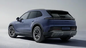 Porsche Cayenne S Electric Debuts: 666 HP and 16-Minute Charging - image 6