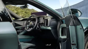 Porsche Cayenne S Electric Debuts: 666 HP and 16-Minute Charging - image 9