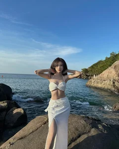 Beautiful TikToker Dieu Linh Bikini Photoshoot Gallery - image 9
