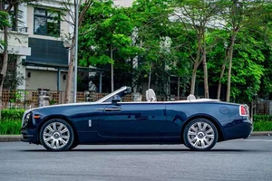 The Ultimate Expression of Luxury: A Closer Look at the Rare Rolls-Royce Dawn V12 Convertible in Stunning Detail - image 1