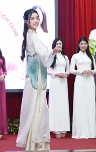 Pure Elegance: Hue Student Captivates Audiences in Miss Vietnam Pageant Gallery - image 7