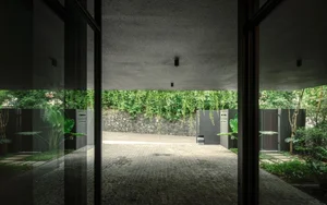 Modern Architecture: Exploring the Stunning Infinity Garden House Design - image 5