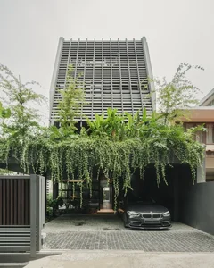Modern Architecture: Exploring the Stunning Infinity Garden House Design - image 0