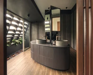 Modern Architecture: Exploring the Stunning Infinity Garden House Design - image 1