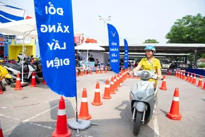 Hanoi Residents Quickly Switch from Gasoline to Electric Vehicles - image 1