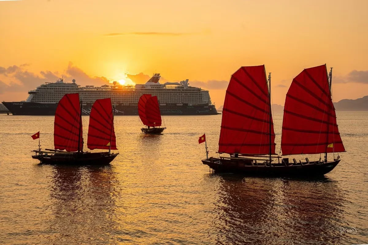 Witnessing the Majestic Sunset on Ba Den Mountain: A Traveler’s Guide