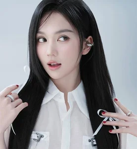Ngoc Trinh Captivates in Elegant and Sophisticated Lady-Like Fashion Style - image 3