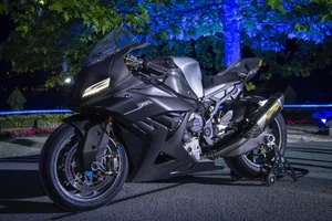 BMW Concept RR: The Future of Superbikes Wrapped in Full Carbon Fiber - image 1