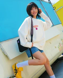 Vietnamese Beauties Rock Spontaneous Summer Outfits with Effortless Style - image 1