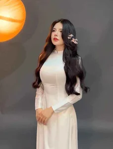 Mai Dora: Youthful and Bold Fashion Style Gallery - image 4