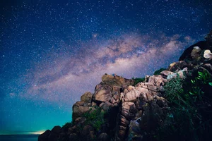 Hunting the Milky Way: Astrophotography in the Serene Night of Con Dao - image 0