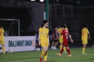 Football Star Tran Thi Duyen Stuns in Gorgeous Bikini Photos - image 4