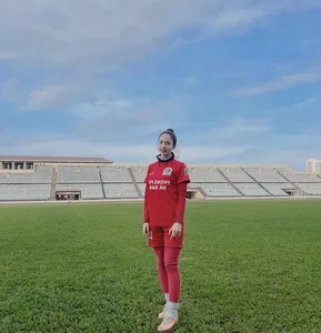 Football Star Tran Thi Duyen Stuns in Gorgeous Bikini Photos - image 2