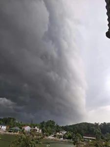Strange Sky Over Vinh City Ahead of Typhoon Yagi Landfall - image 2