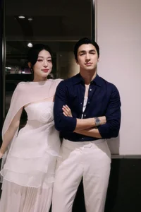 Vietnamese Celebrities Splurge on Multi-Billion Luxury Cars - image 0
