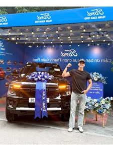 Vietnamese Celebrities Splurge on Multi-Billion Luxury Cars - image 6