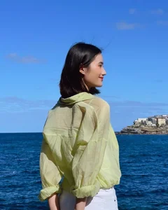 Miss Y Nhi Showcases Versatile Daily Fashion Styles While Studying in Australia - image 2