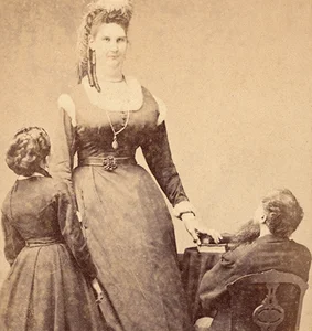 The Inspiring Journey of the World's Tallest Couple and Family Life - image 2